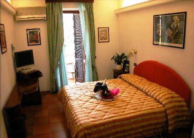 Hotel Dacarlo Santiago Ngoại thất bức ảnh